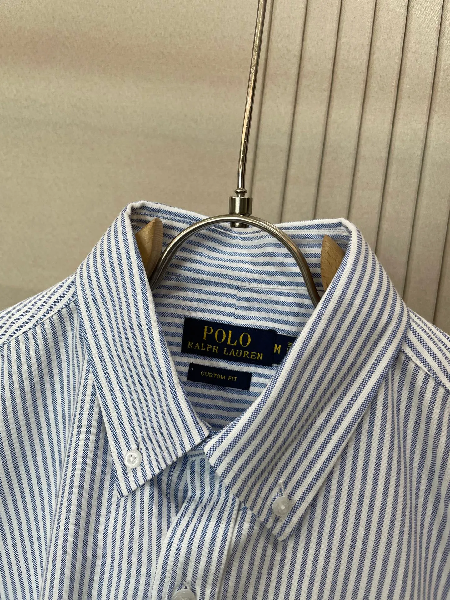 P220 🌸🌸🌸 POLO Ralph Lauren [High Quality] Classic shirt! The classic casual shirt made of pure cotton Oxford cloth has a unique design. It has a simple, clean and classic silhouette design. It is a versatile style that can be switched at will. The fabric feels soft and delicate, highly breathable, and is close to the skin and comfortable to wear. It can be worn alone as an inner layer. Its versatile performance is beyond your imagination! The upper body of the ready-to-wear is simple and classic yet elegant! Size:M-XXL